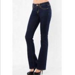 J Brand Curvy Mid-Rise Boot Leg Sz33